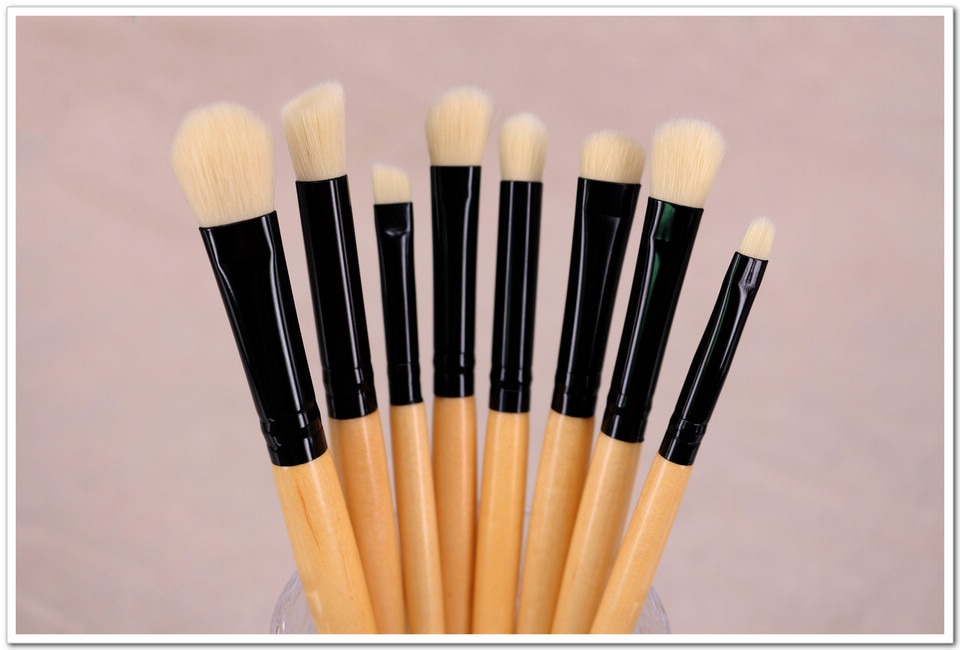 Professional Makeup Wood Brushes Set 18 Pcs with Case